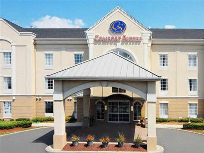 Comfort Suites Newark - Harrison Exterior photo